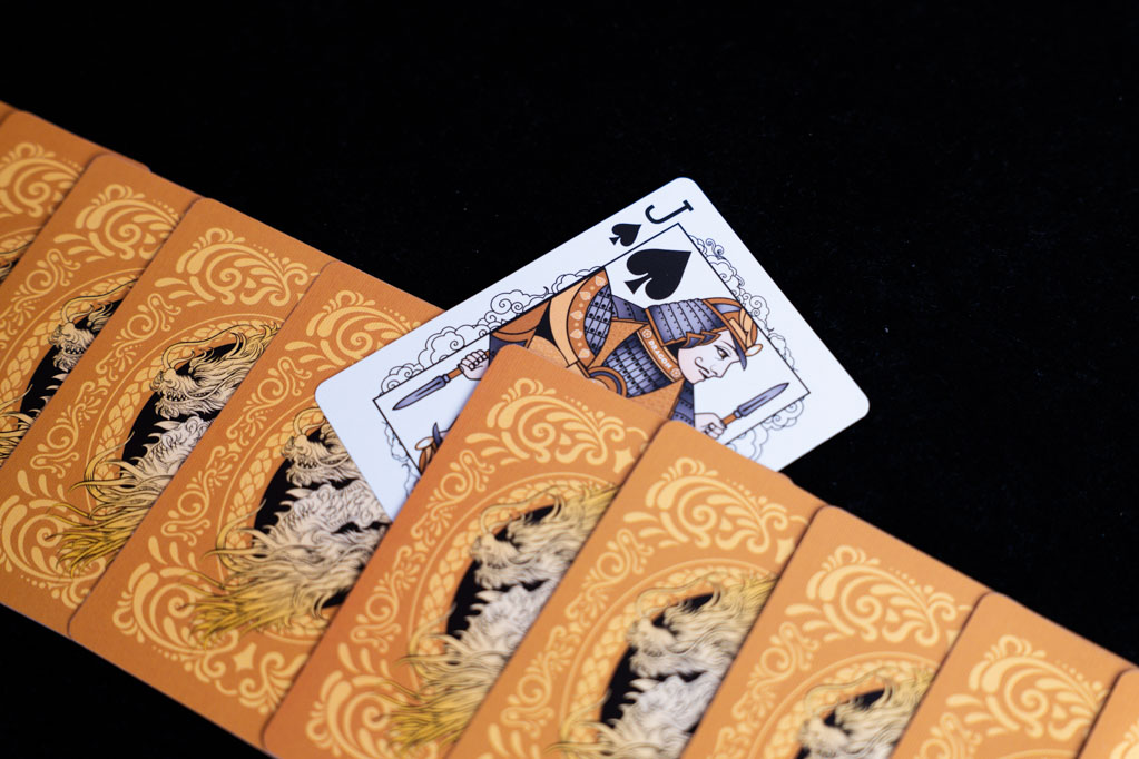 Bicycle Dragon Gold en Magia y Cardistry