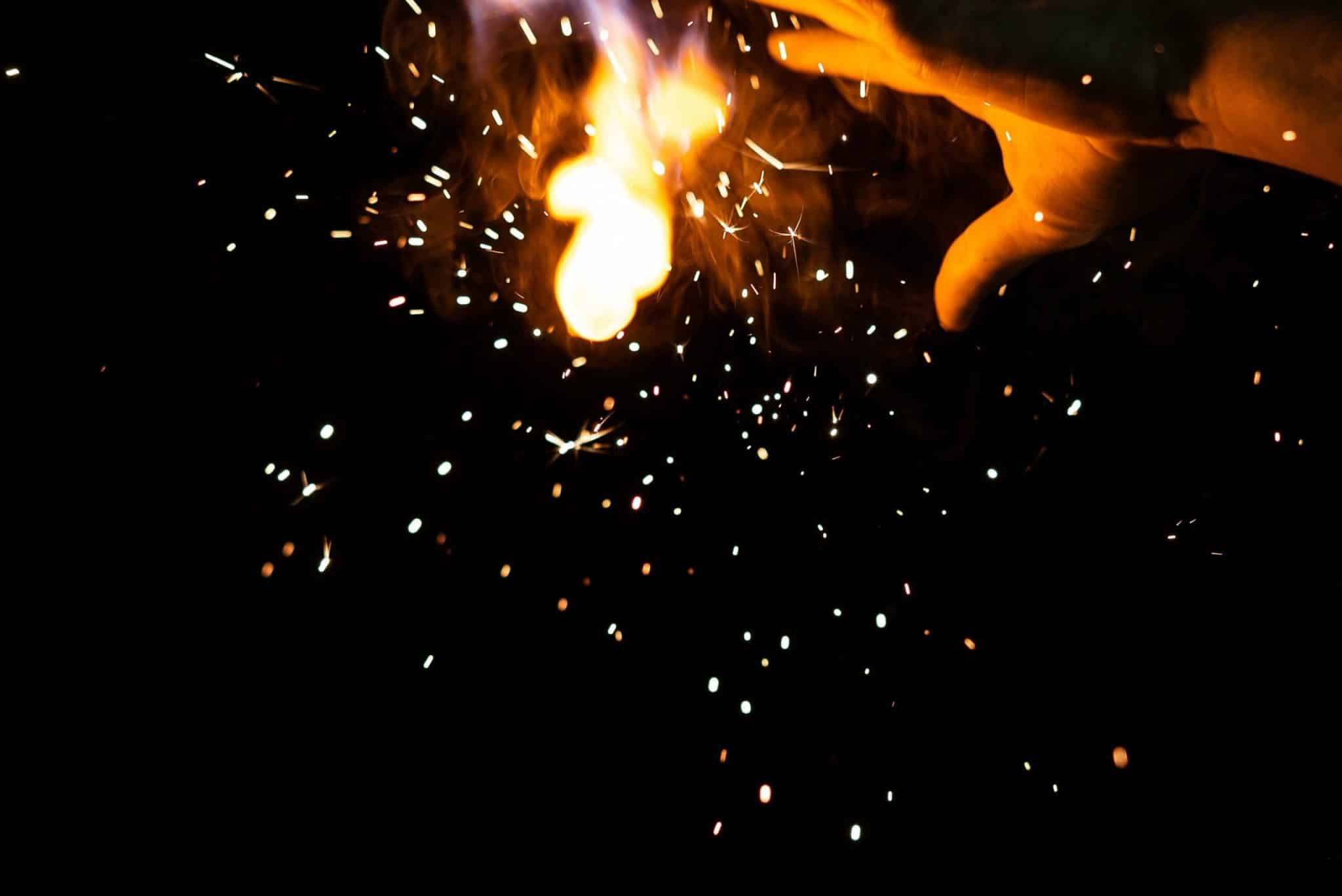 Crea Fuego Con Magia Y Estos 4 Papeles Flash Chispeantes Scaled