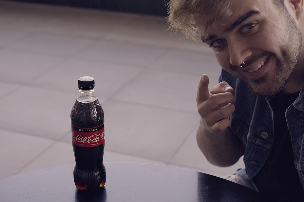 Haz Desaparecer El Liquido De Una Coca Cola Con Magia