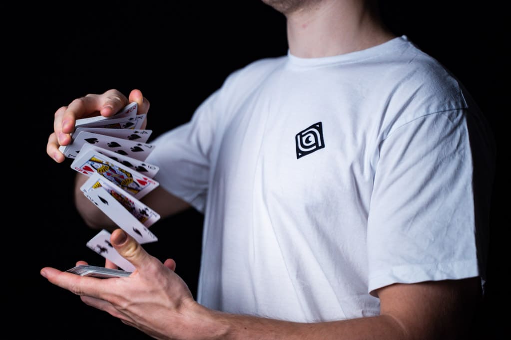 Magia Y Cardistry Camiseta Hipnotista Blanca